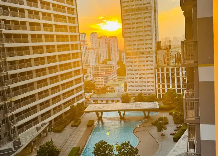 Kd's - Fast Wifi, Netflix , Pool , Karaoke Apartment Manila