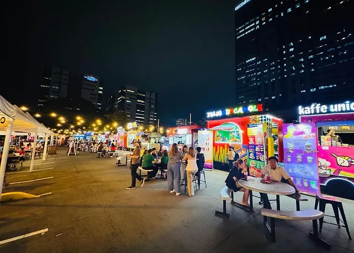 Kd's - Fast Wifi, Netflix , Pool , Karaoke Manila