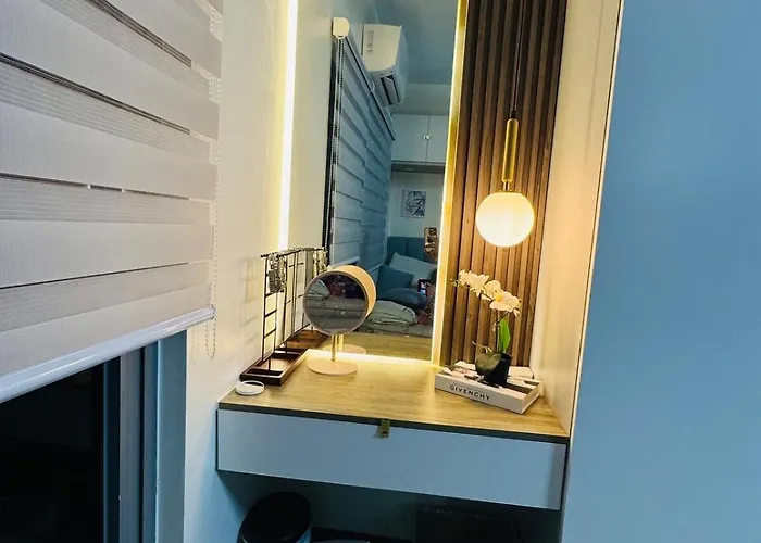 Kd's - Fast Wifi, Netflix , Pool , Karaoke Apartment