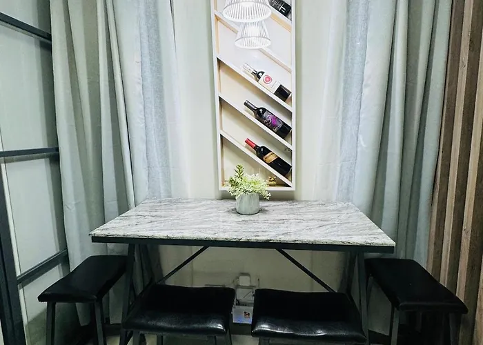 Apartment Kd's - Fast Wifi, Netflix , Pool , Karaoke Manila
